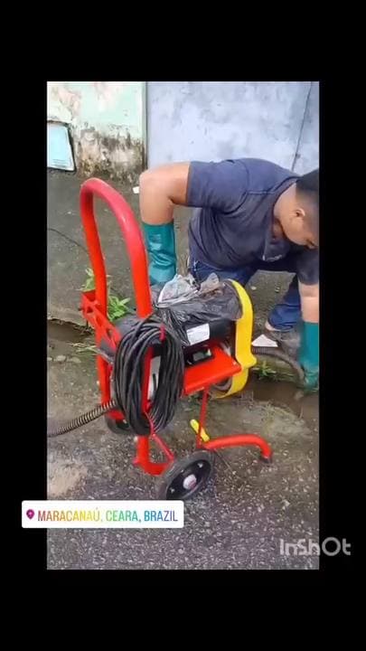 Servico de desentupimento em acao